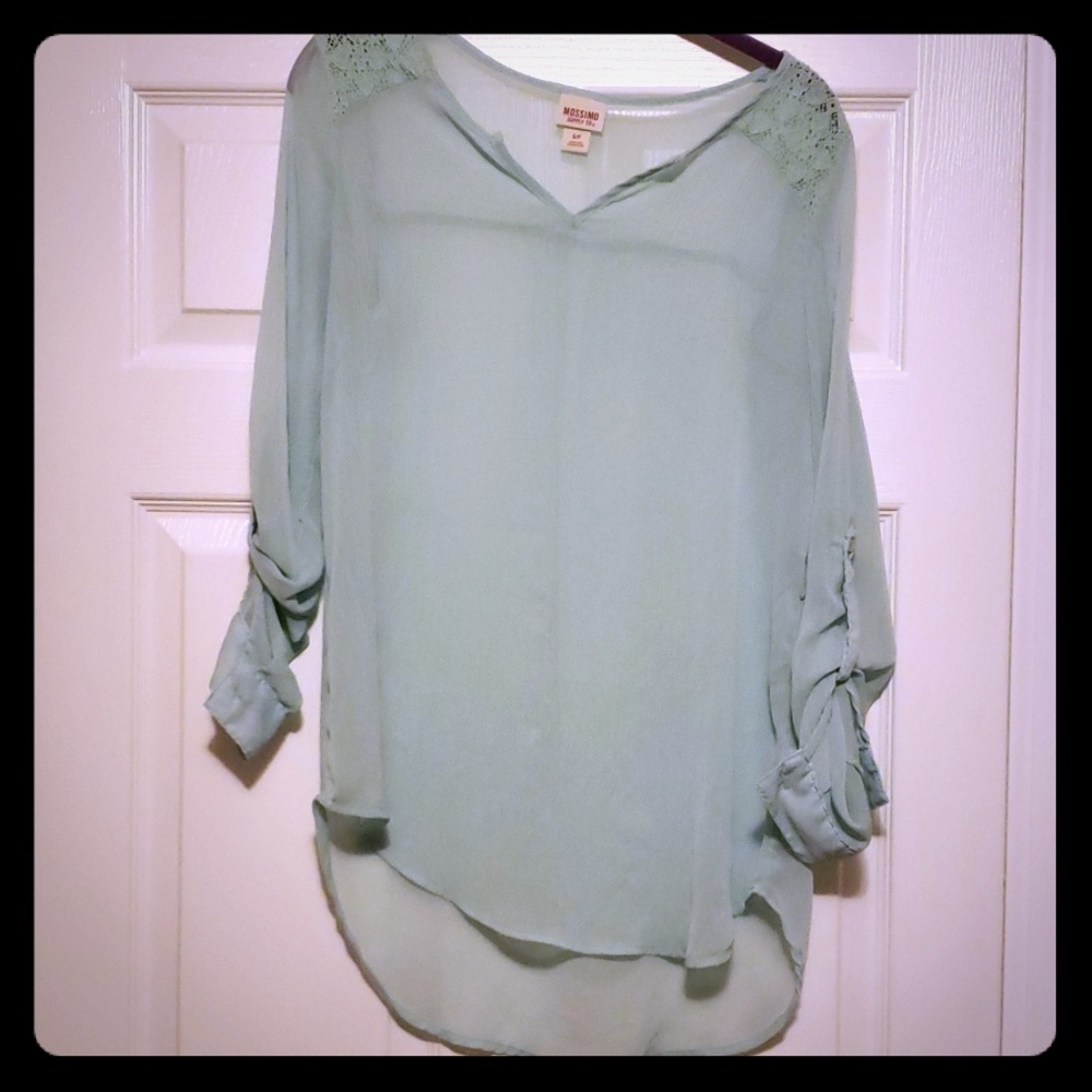 Mossimo tunic with lace shoulder details